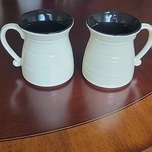 ROSCHER SPECKLED RIBBED 4.5” Stoneware Mugs: Hourglass Ivory / Black Interior